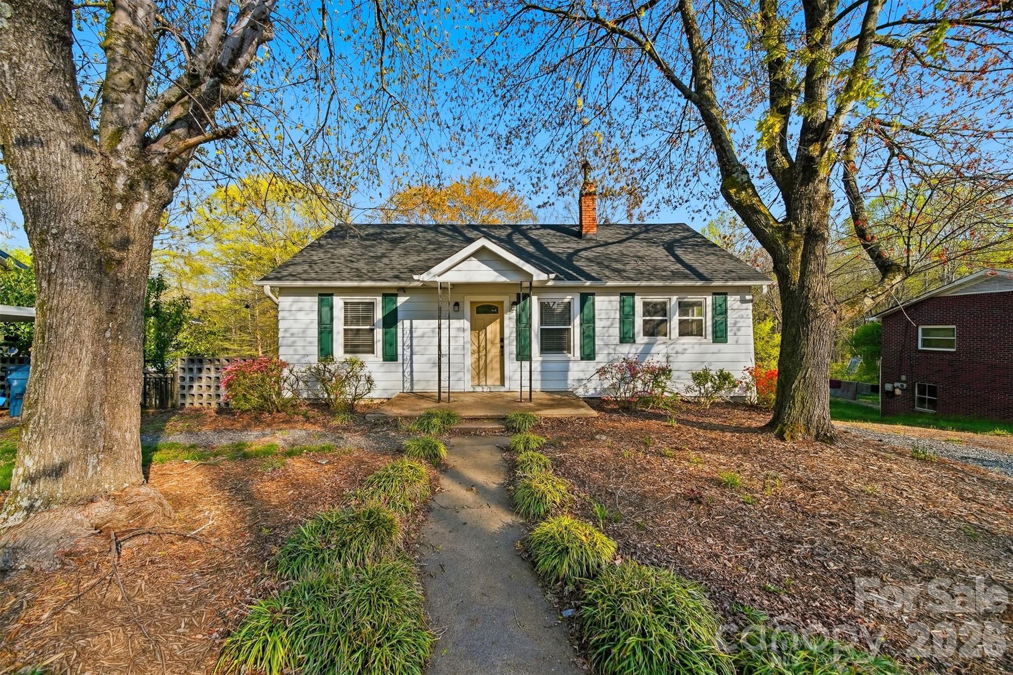 2036 4th Street NE Hickory NC 28601
