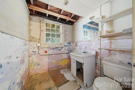 2036 4th Street NE Hickory NC 28601