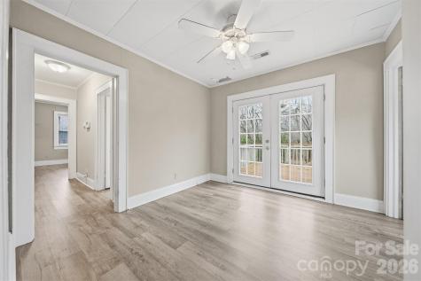 2036 4th Street NE Hickory NC 28601