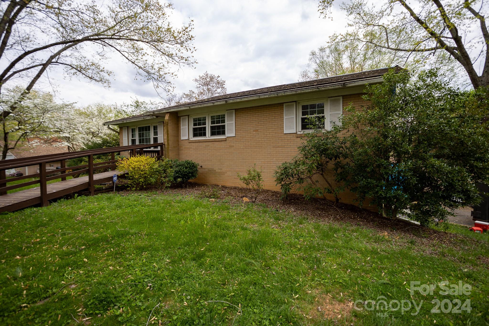 8 Sunset Lane Swannanoa NC 28778