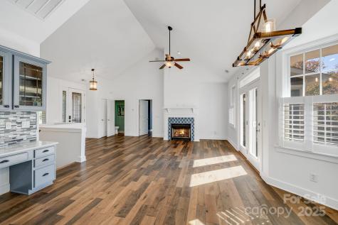 2 Oakhaven Terrace Asheville NC 28803