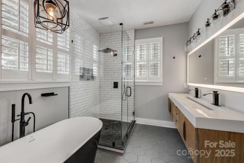 2 Oakhaven Terrace Asheville NC 28803