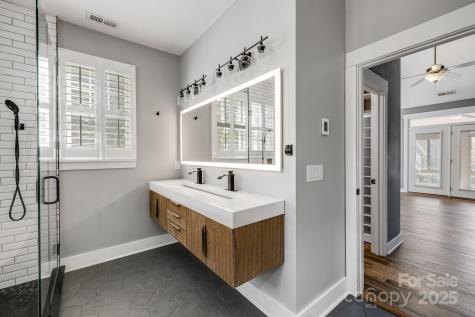 2 Oakhaven Terrace Asheville NC 28803