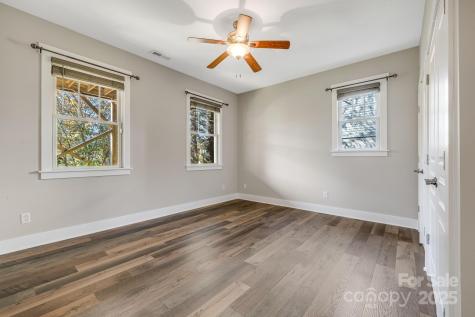 2 Oakhaven Terrace Asheville NC 28803