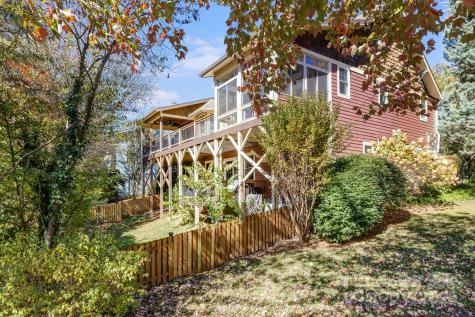 2 Oakhaven Terrace Asheville NC 28803