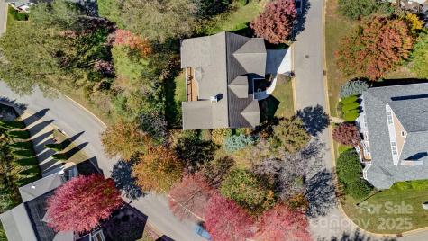 2 Oakhaven Terrace Asheville NC 28803