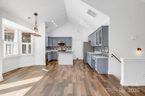 2 Oakhaven Terrace Asheville NC 28803