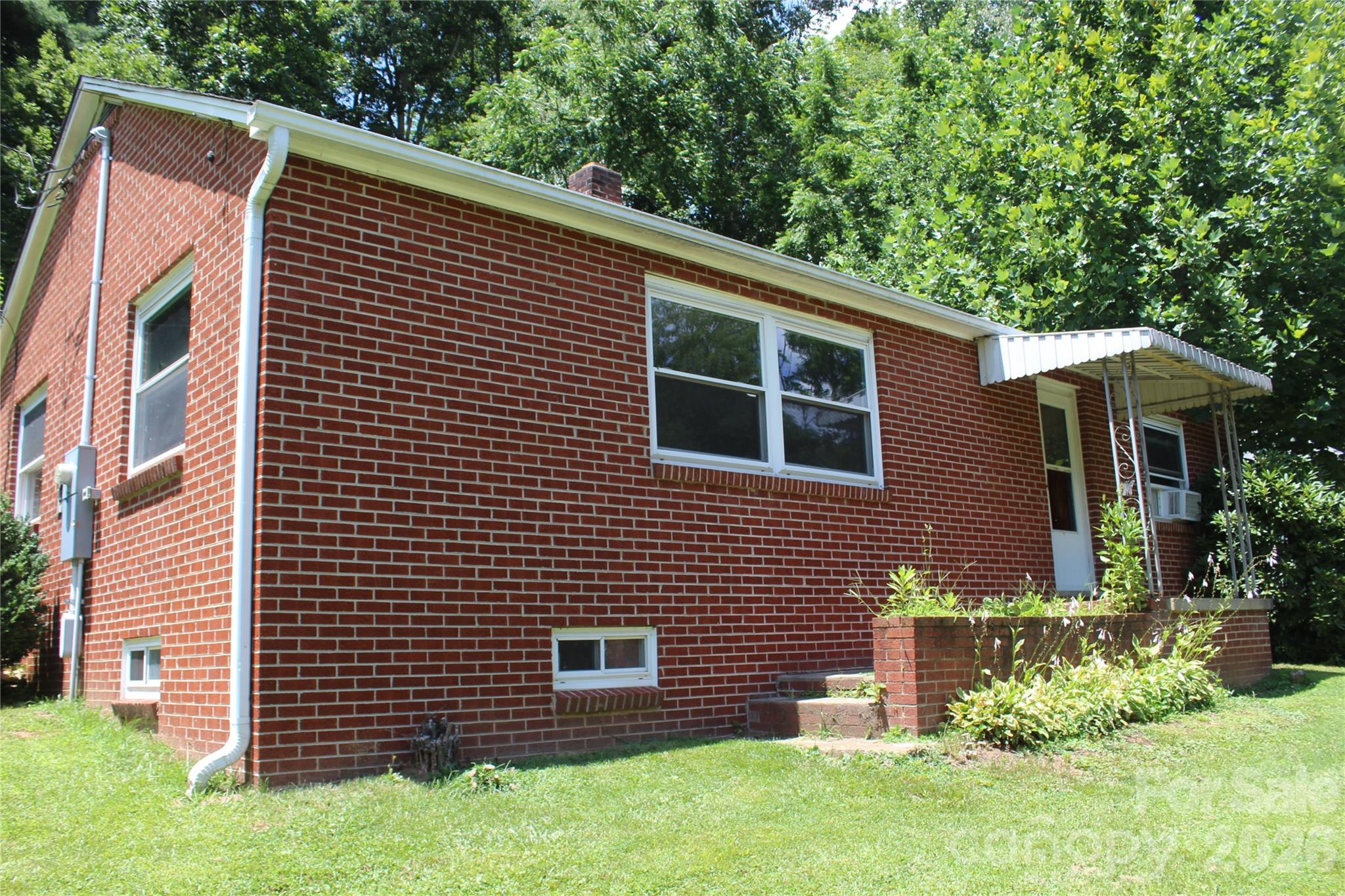 882 Poison Cove Road Clyde NC 28721