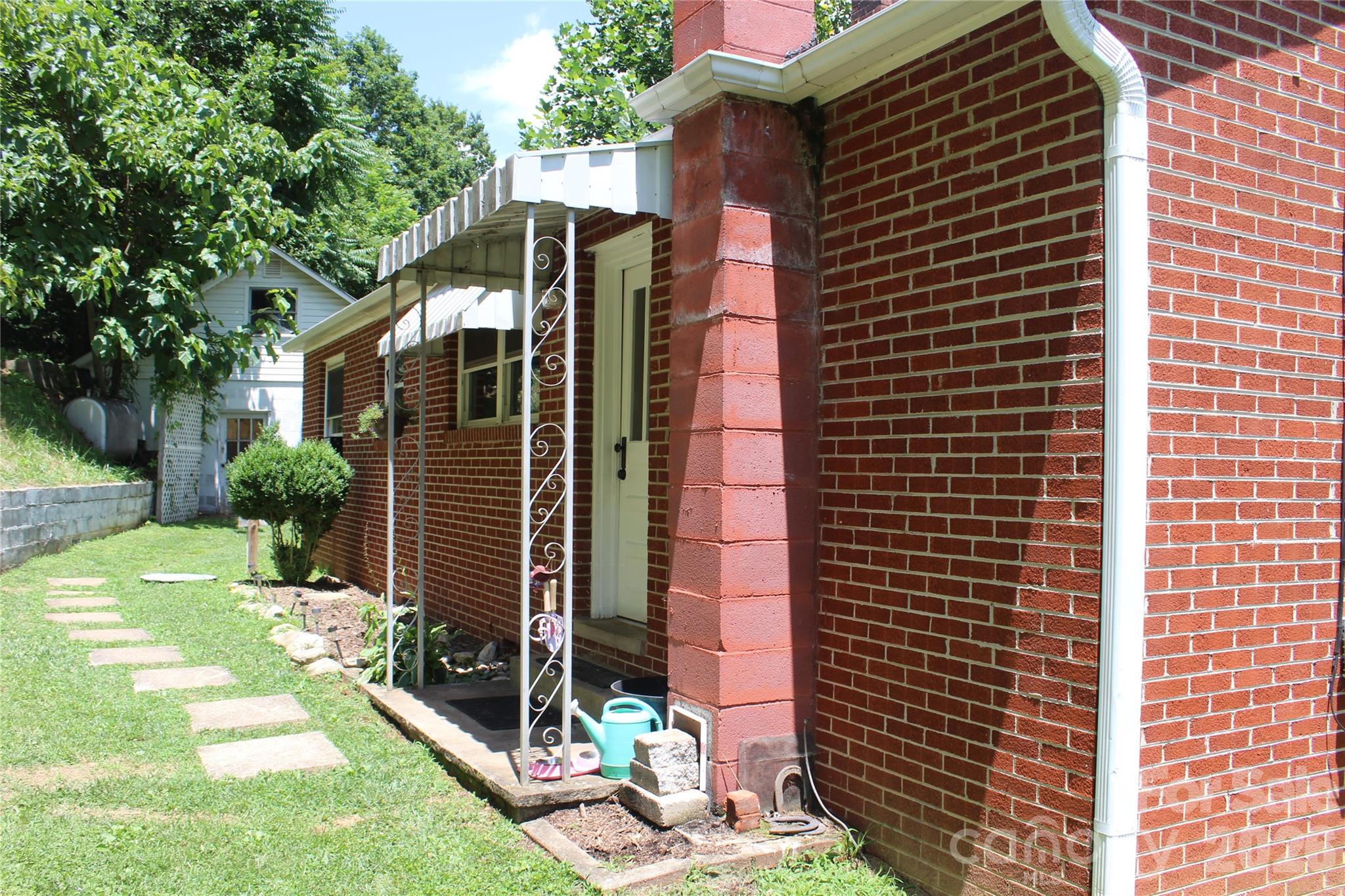 882 Poison Cove Road Clyde NC 28721