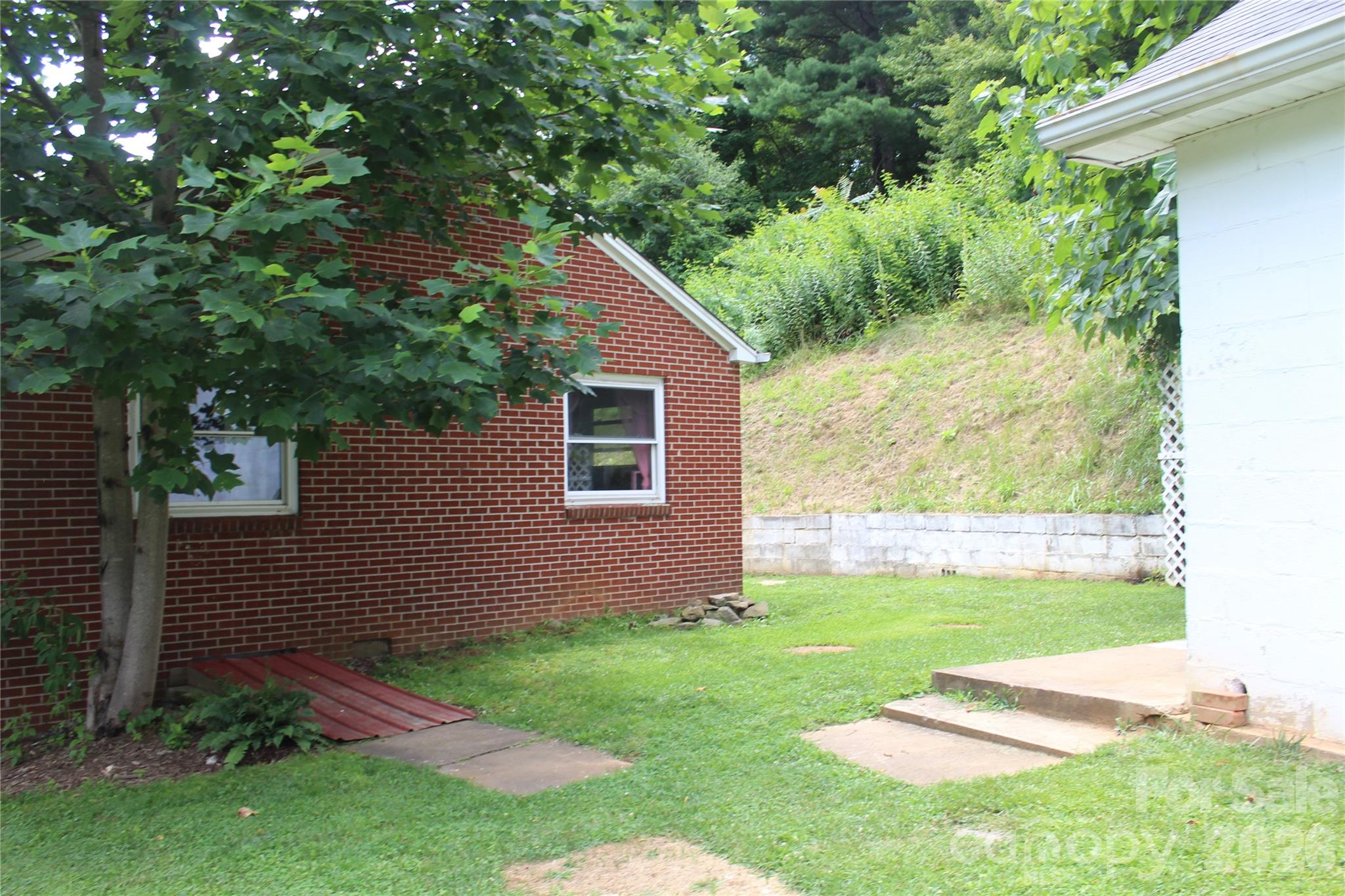882 Poison Cove Road Clyde NC 28721