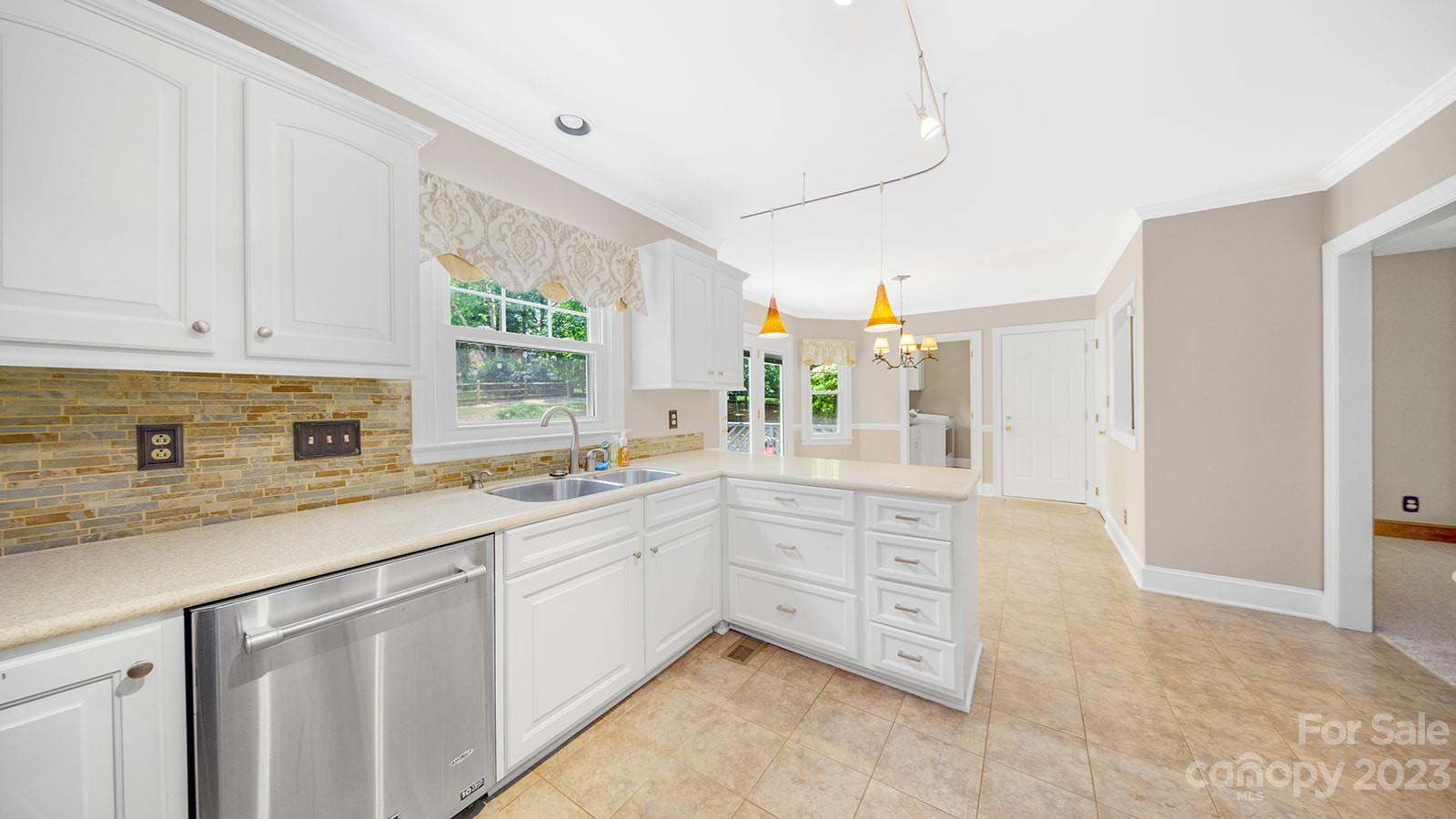 9807 Glastonbury Court Charlotte NC 28270