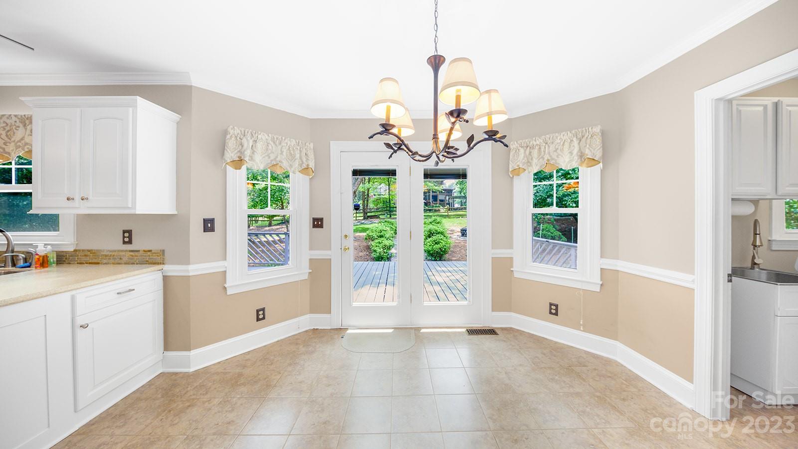 9807 Glastonbury Court Charlotte NC 28270