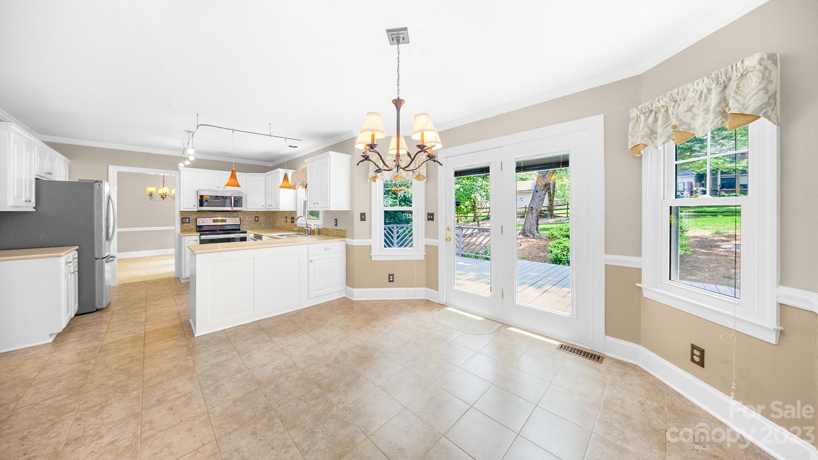 9807 Glastonbury Court Charlotte NC 28270