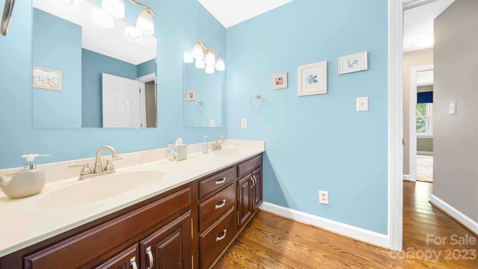 9807 Glastonbury Court Charlotte NC 28270