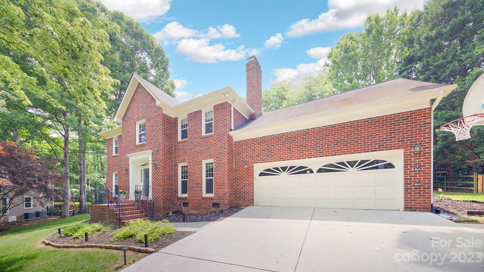 9807 Glastonbury Court Charlotte NC 28270