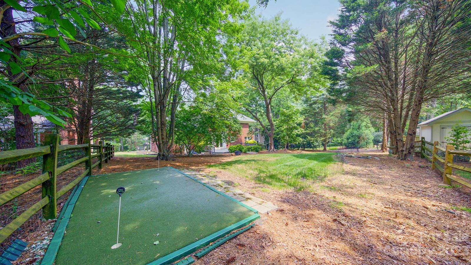9807 Glastonbury Court Charlotte NC 28270