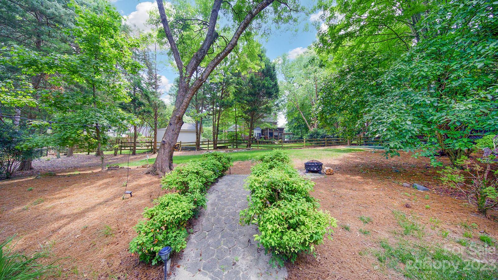 9807 Glastonbury Court Charlotte NC 28270