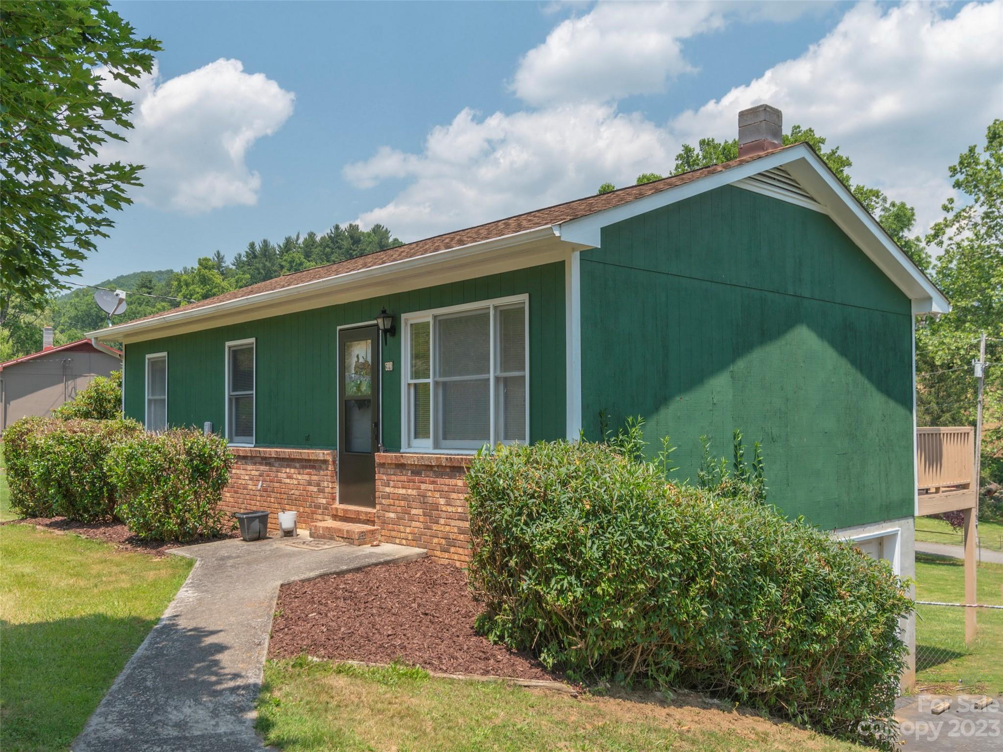 520 Forest Street Mars Hill NC 28754