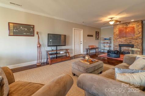 61 Buckle Ridge Weaverville NC 28787