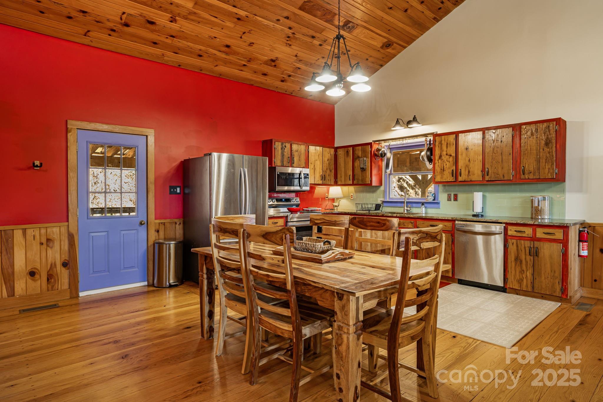 550 Cale Way Clyde NC 28721