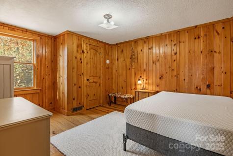 550 Cale Way Clyde NC 28721