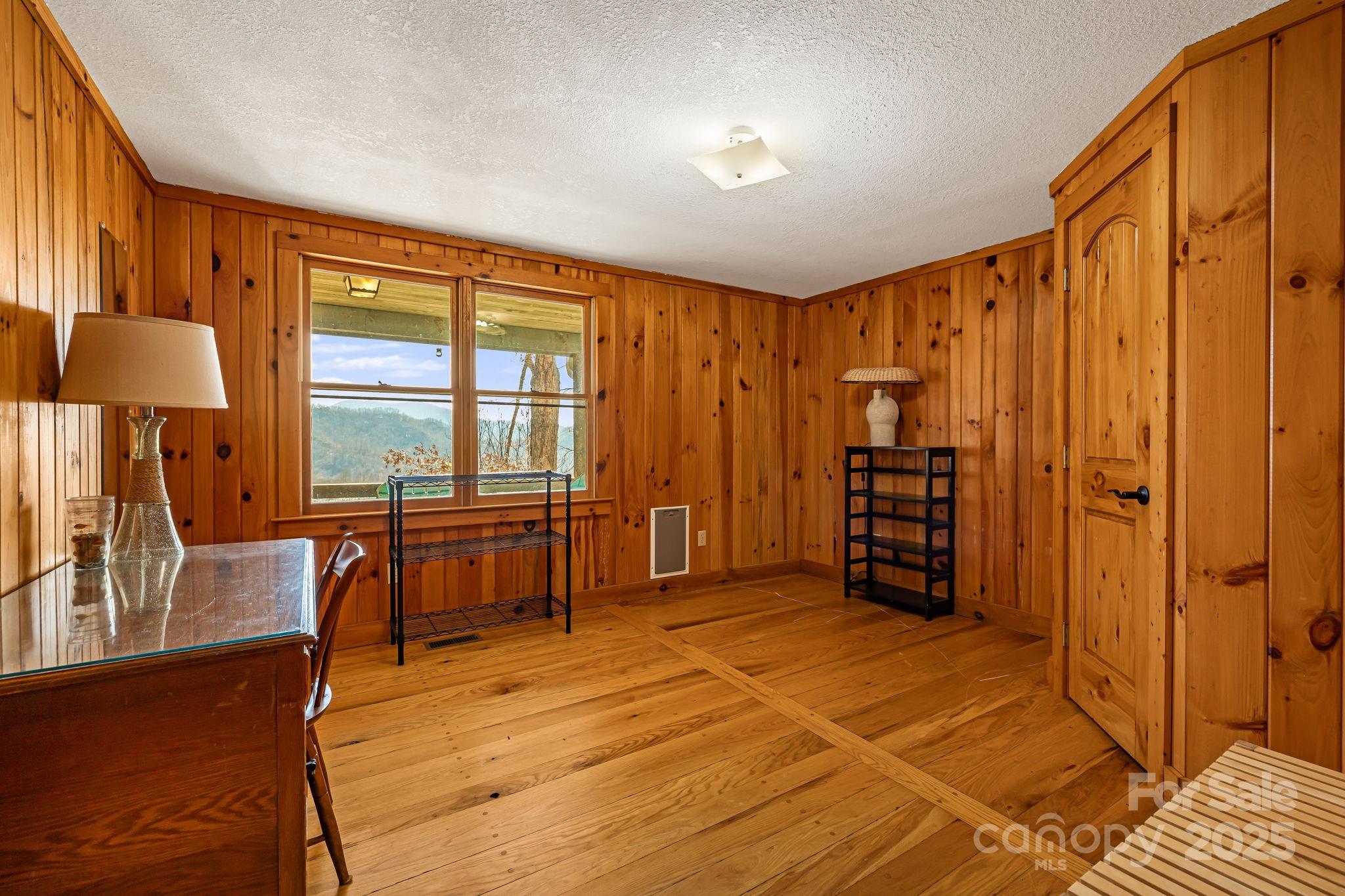 550 Cale Way Clyde NC 28721