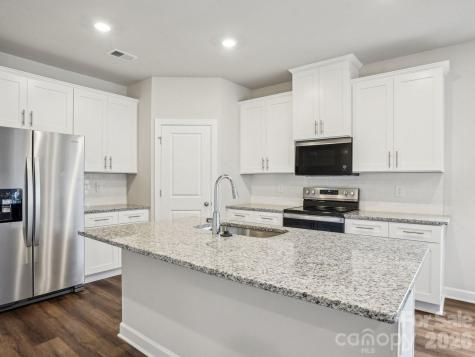 2067 Sunflower Circle Newton NC 28658