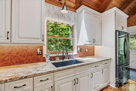 61 Greer Way Mars Hill NC 28754
