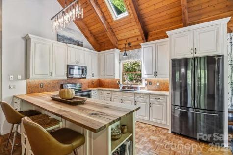 61 Greer Way Mars Hill NC 28754