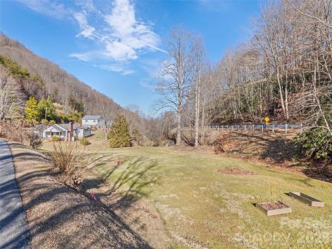9 Whitted Road Canton NC 28716