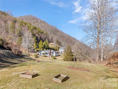 9 Whitted Road Canton NC 28716