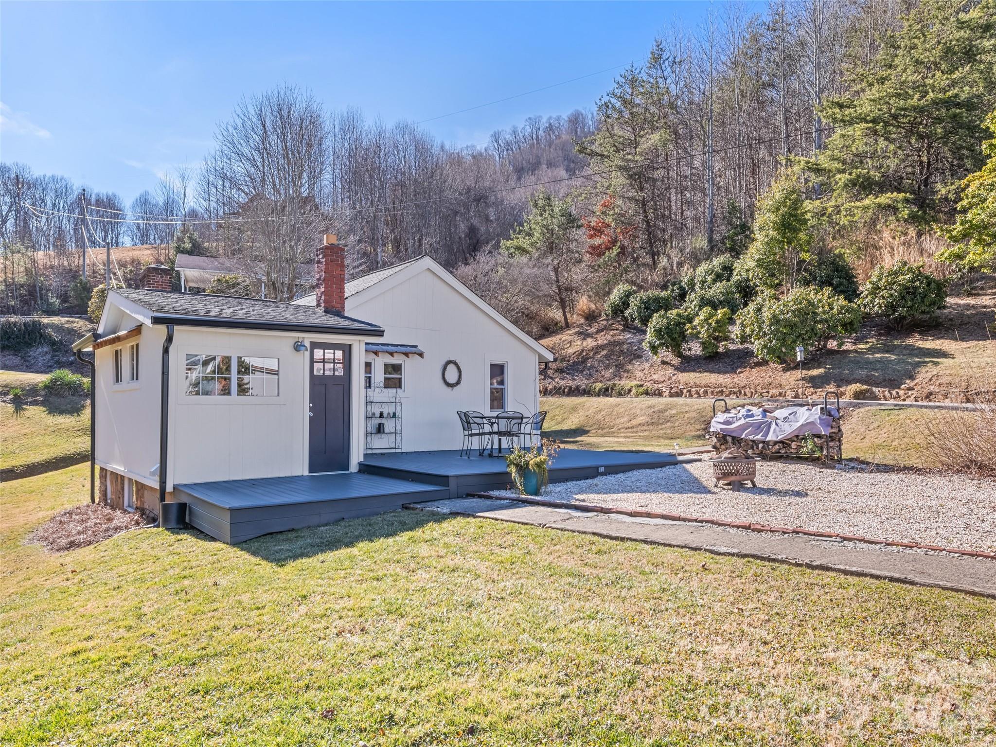 9 Whitted Road Canton NC 28716