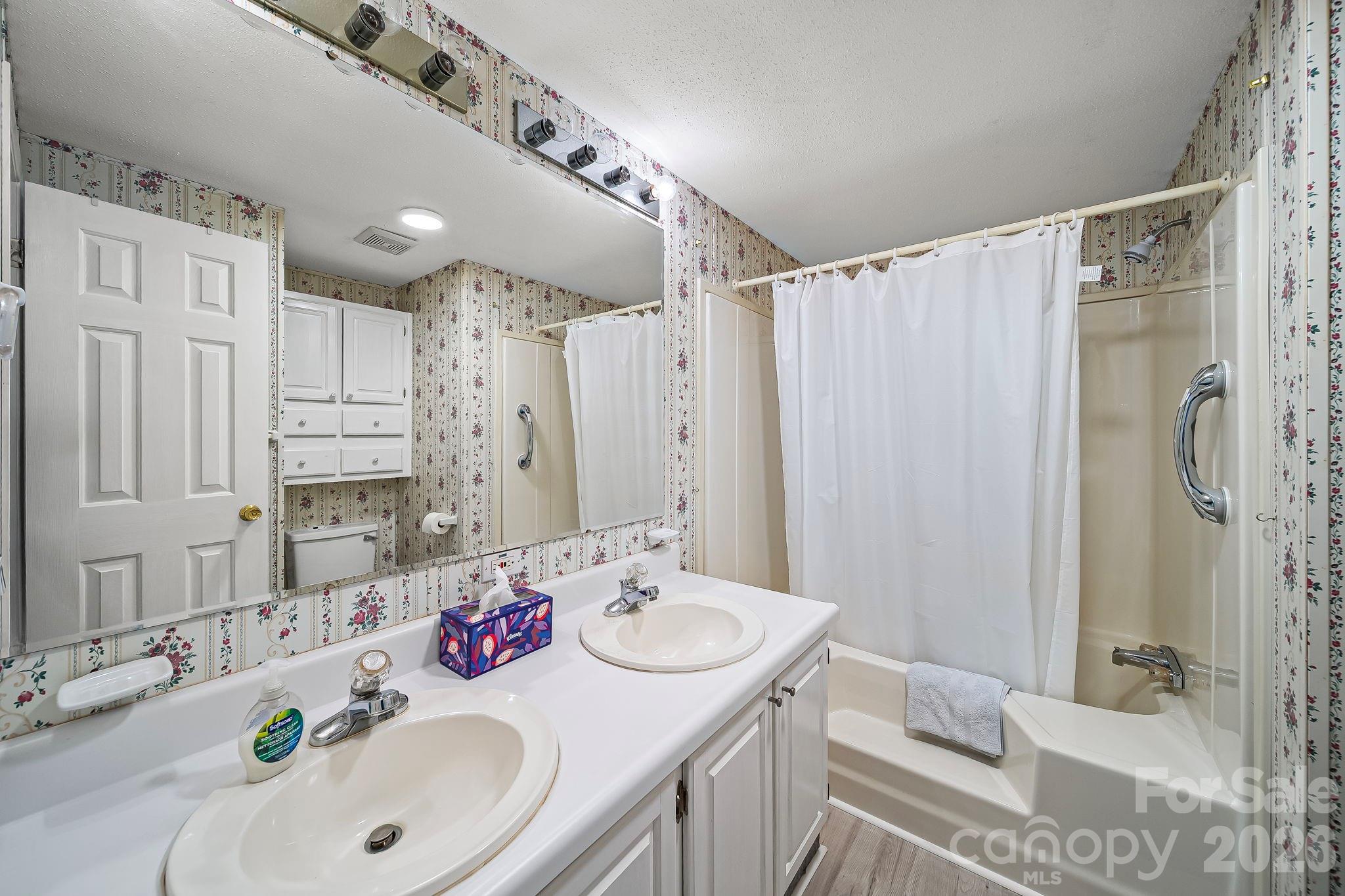 1135 Pinehaven Drive New London NC 28127