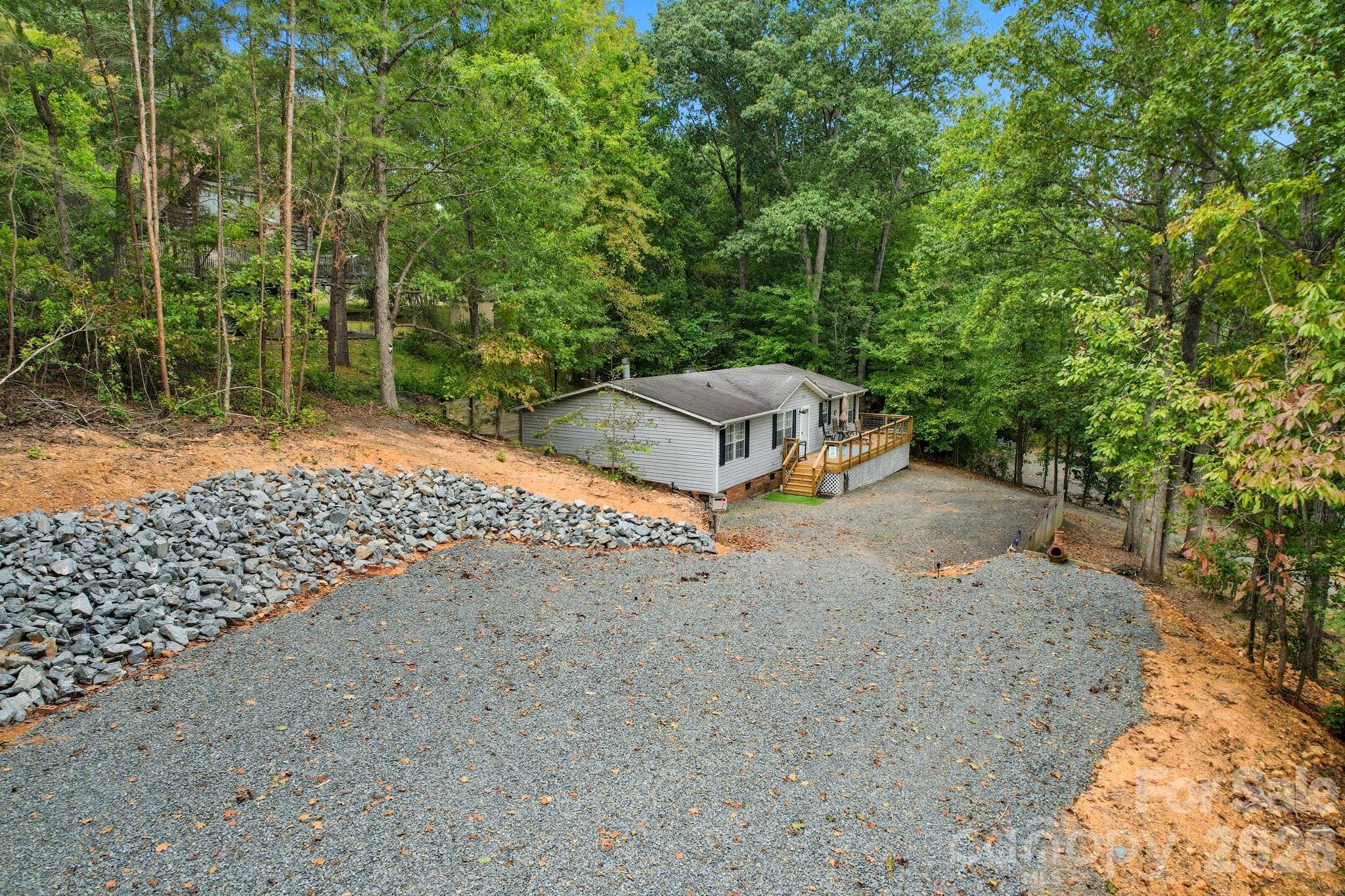 1135 Pinehaven Drive New London NC 28127