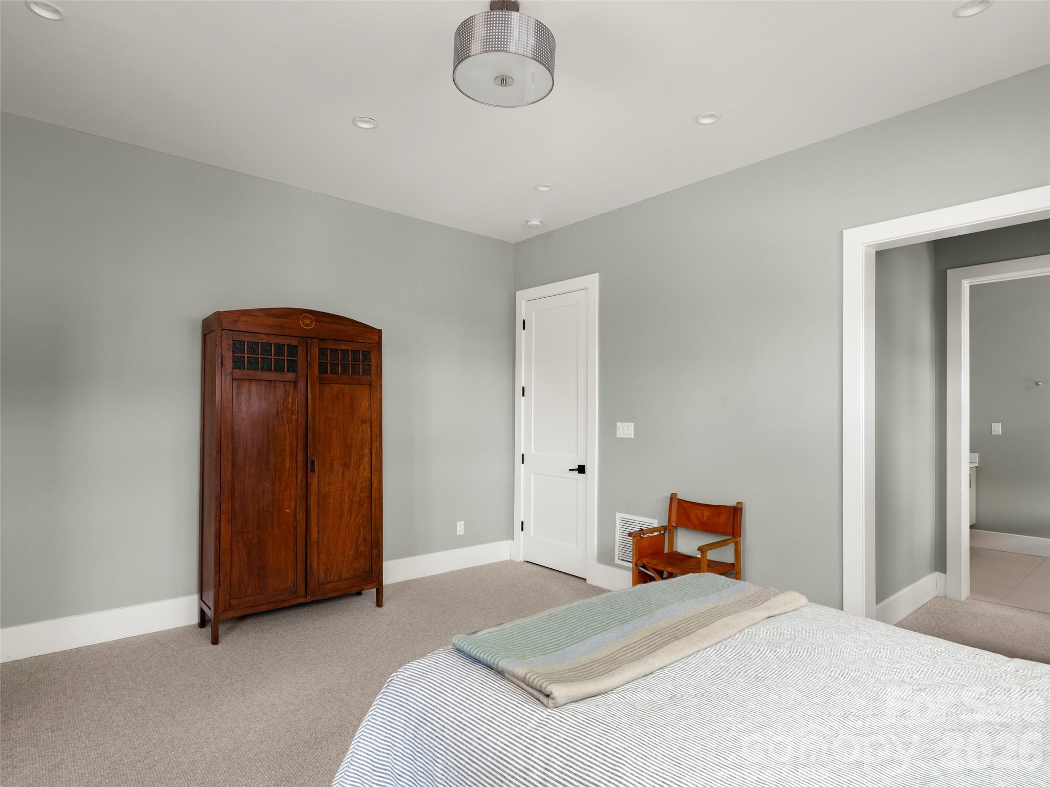 206 Kelmscott Lane Asheville NC 28803