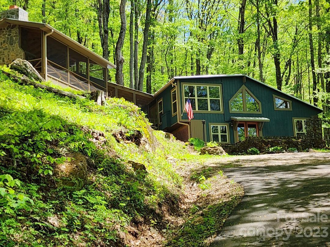 1458 Winter Star Road Burnsville NC 28714