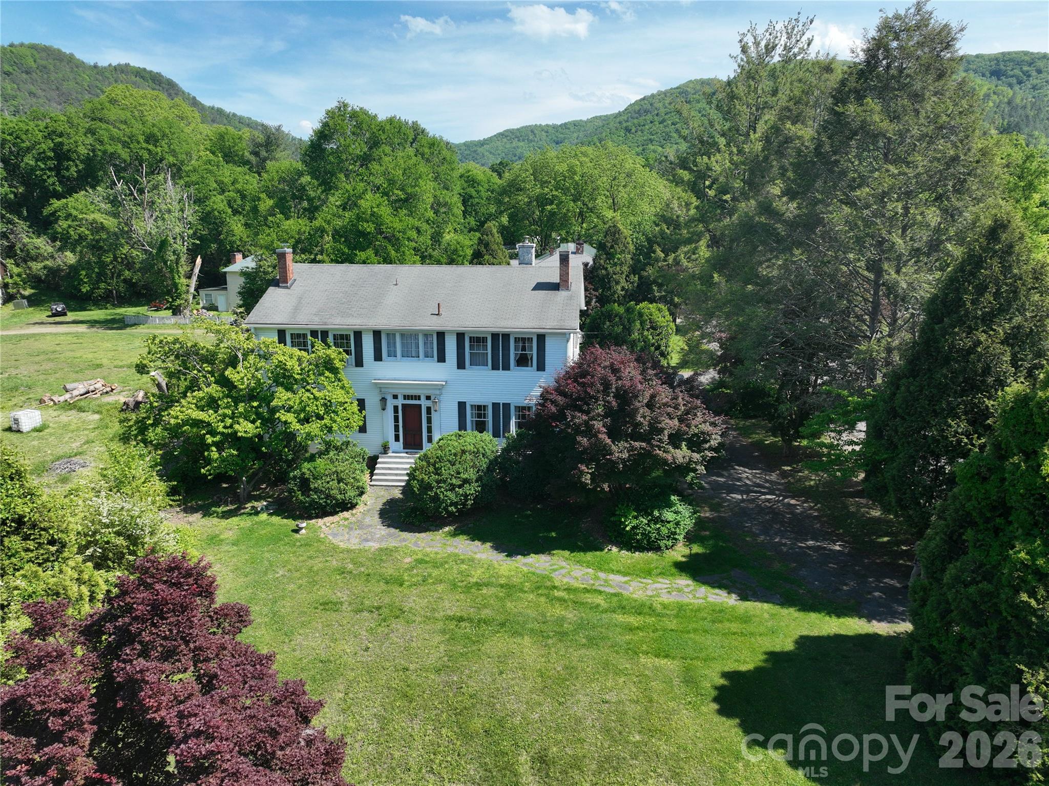 29 Walnut Street Hot Springs NC 28743