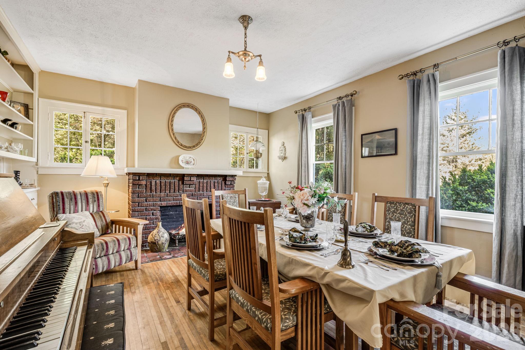 29 Walnut Street Hot Springs NC 28743