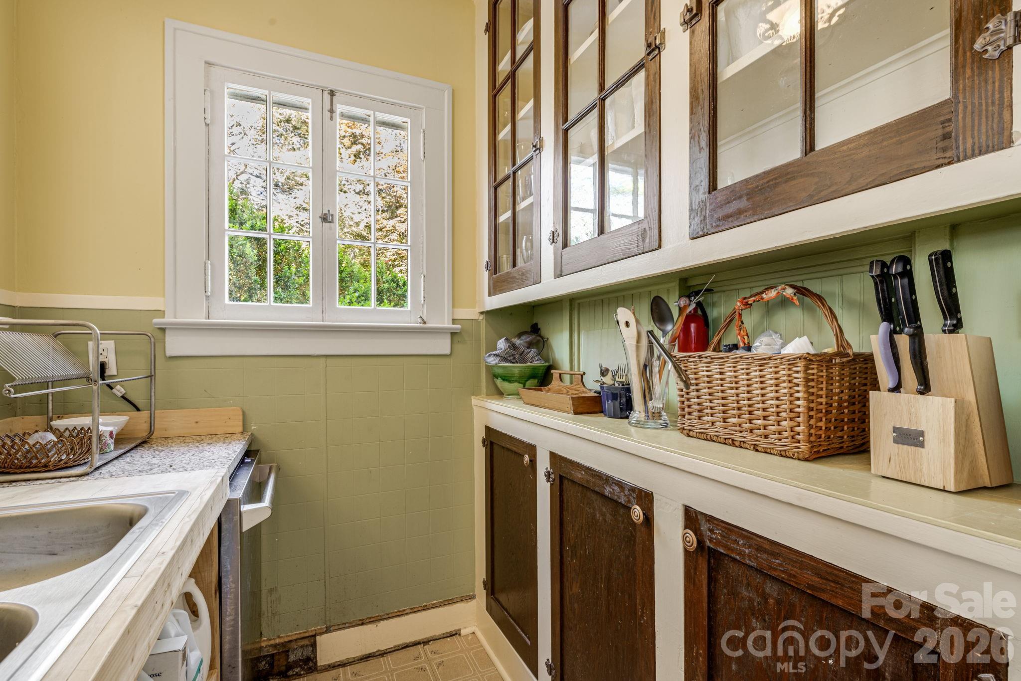 29 Walnut Street Hot Springs NC 28743