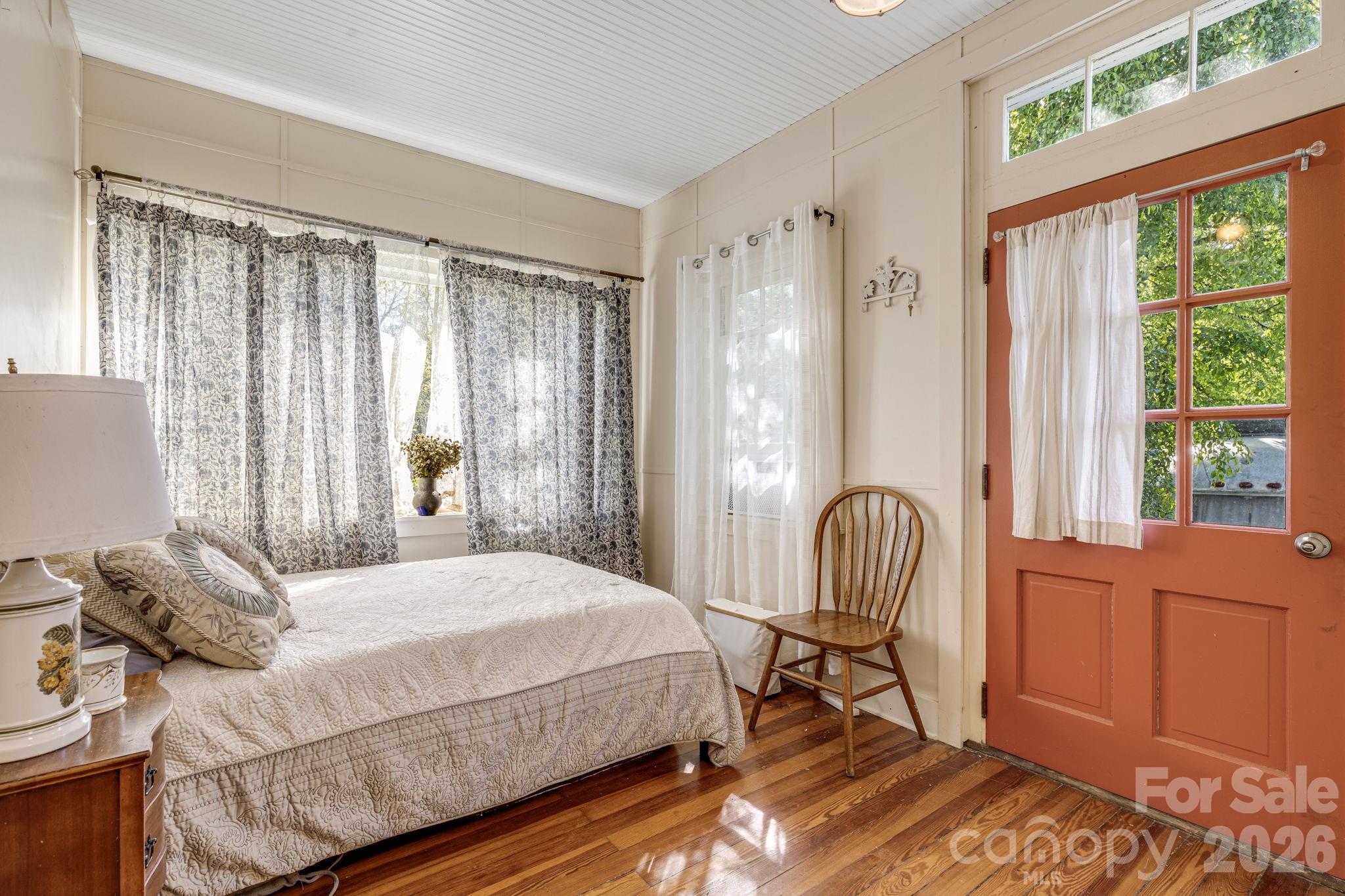 29 Walnut Street Hot Springs NC 28743