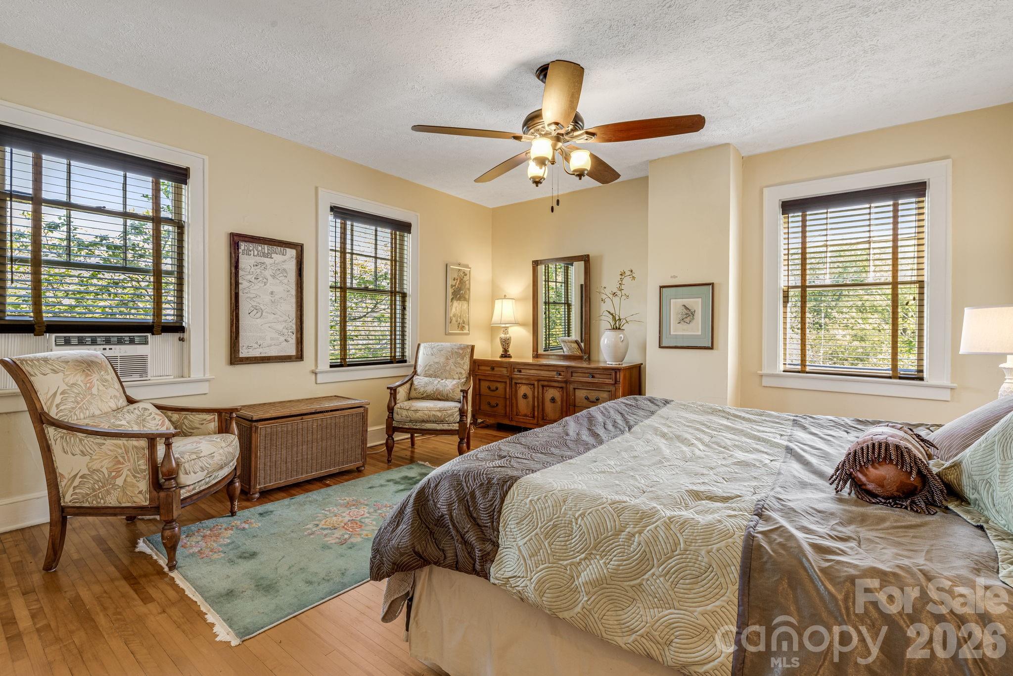 29 Walnut Street Hot Springs NC 28743