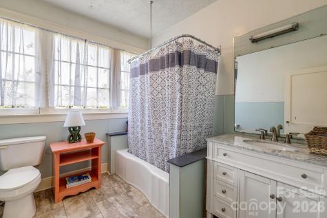 29 Walnut Street Hot Springs NC 28743