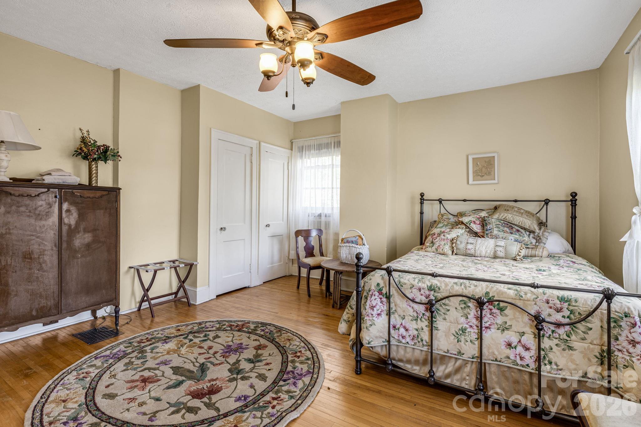 29 Walnut Street Hot Springs NC 28743