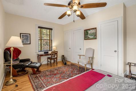 29 Walnut Street Hot Springs NC 28743