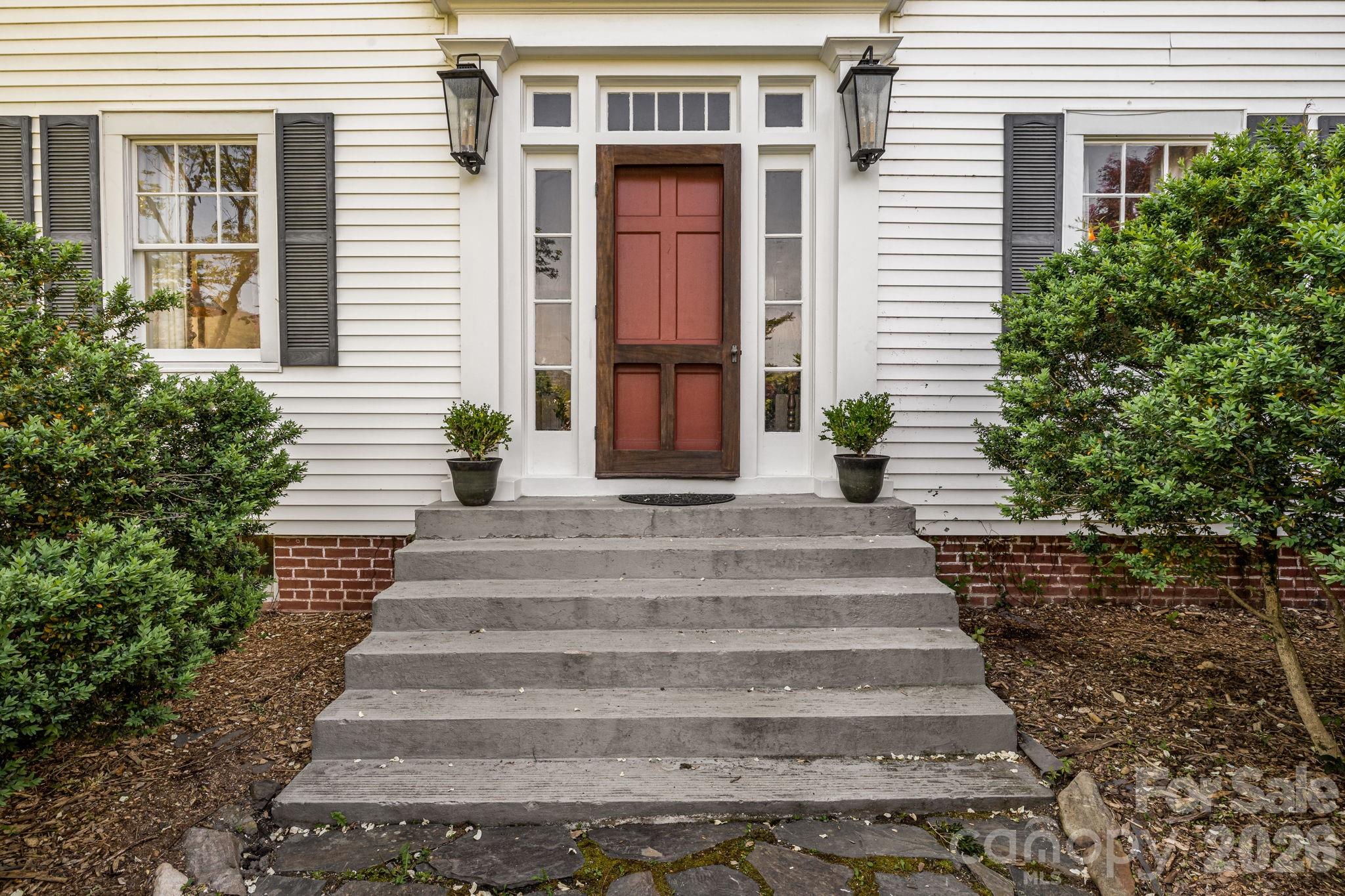 29 Walnut Street Hot Springs NC 28743