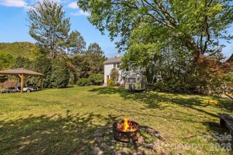 29 Walnut Street Hot Springs NC 28743