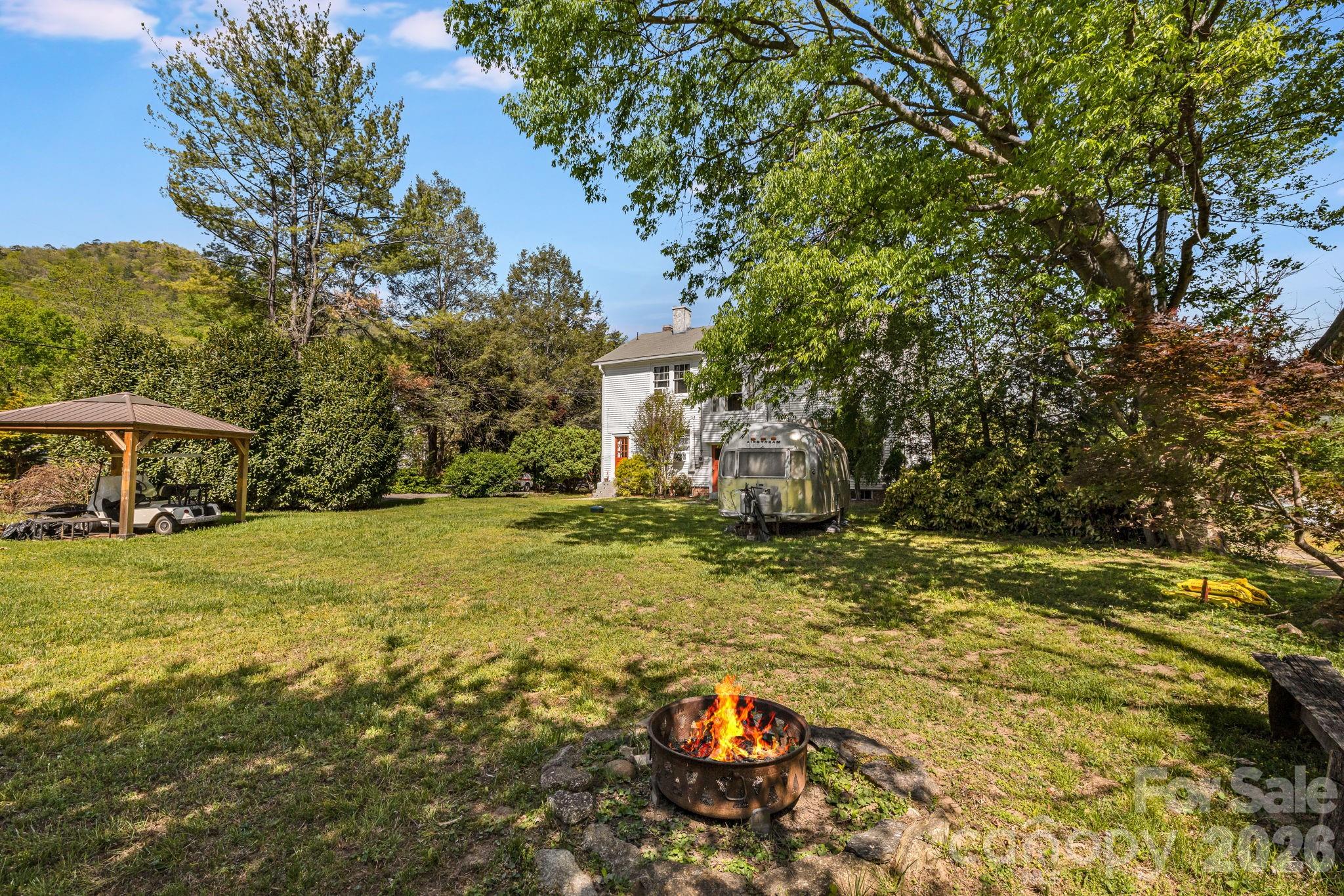 29 Walnut Street Hot Springs NC 28743