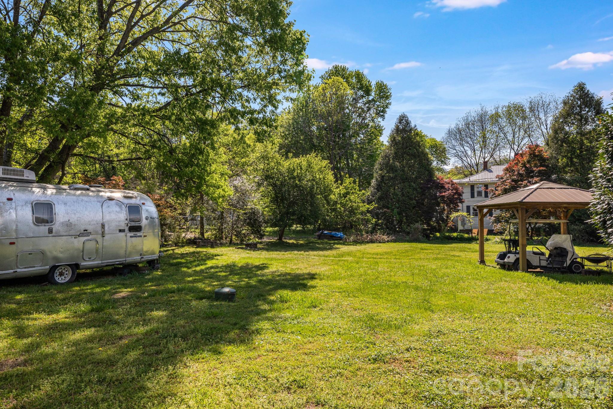 29 Walnut Street Hot Springs NC 28743