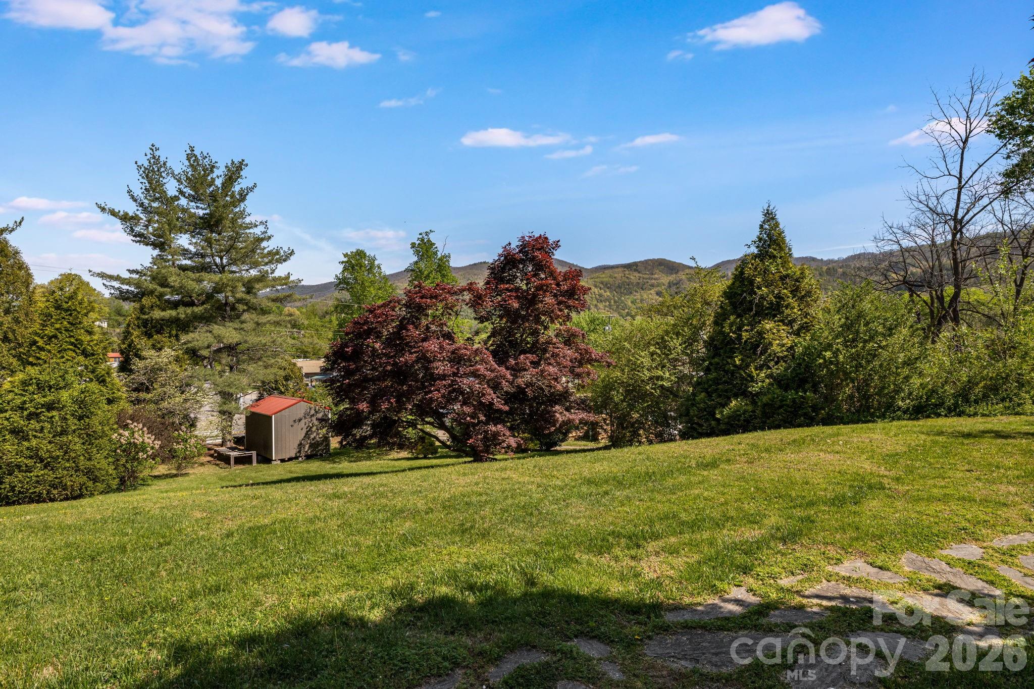 29 Walnut Street Hot Springs NC 28743