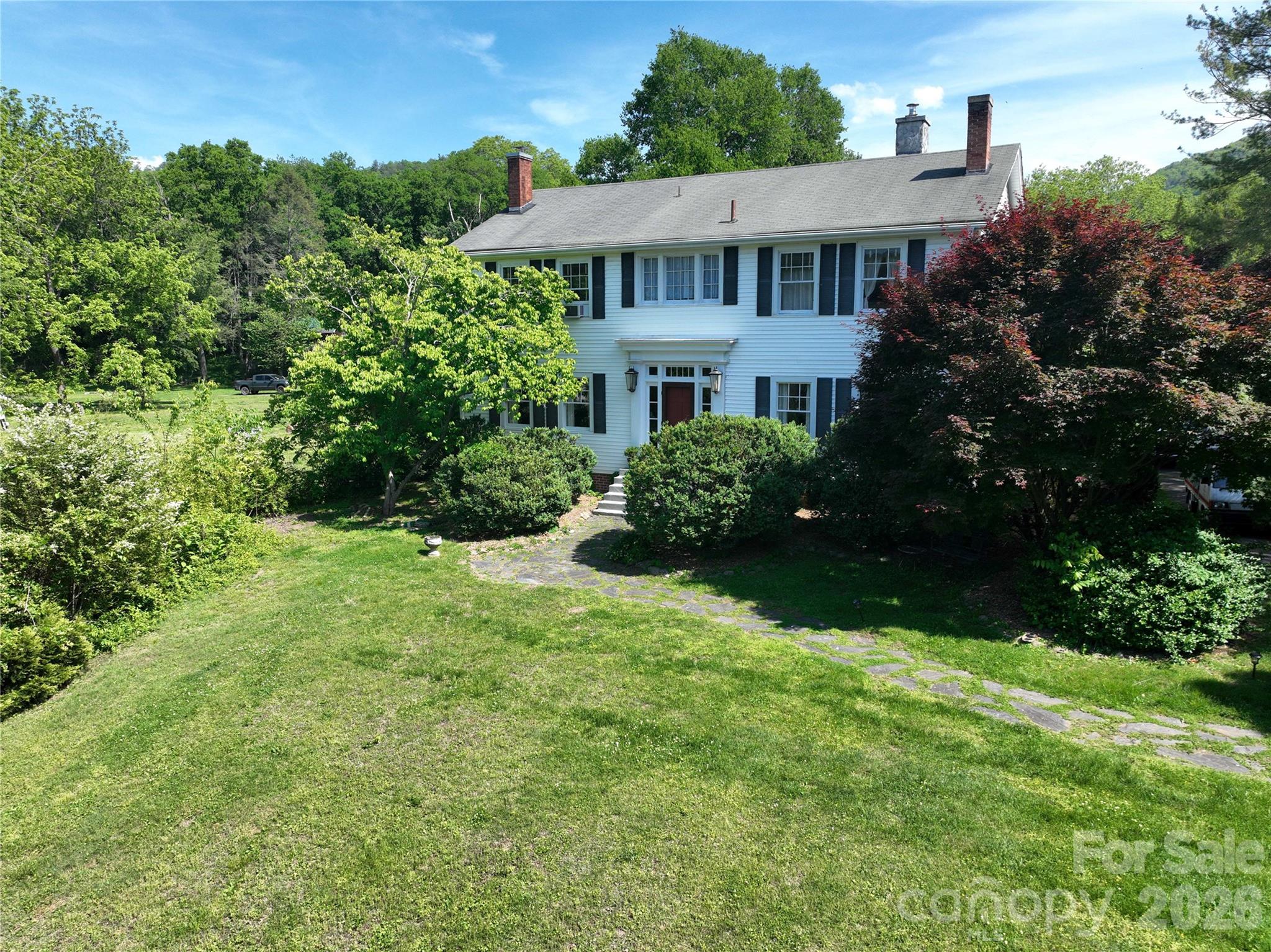29 Walnut Street Hot Springs NC 28743